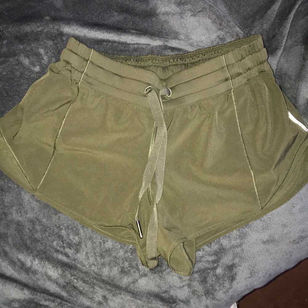 Lululemon Hotty Hot Short 2.5”